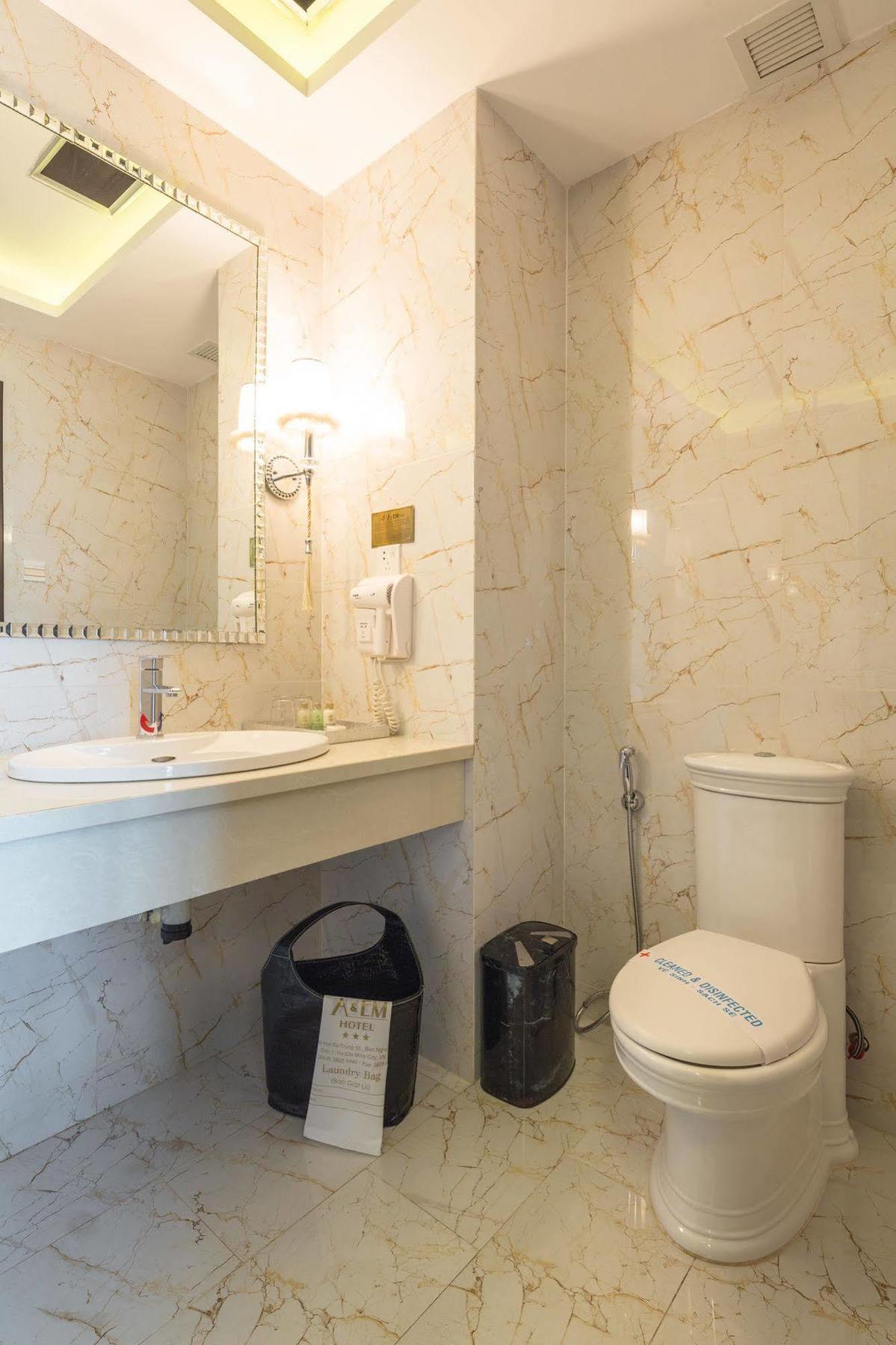 A&Em Hai Ba Trung Hotel Ho Chi Minh City Exterior photo